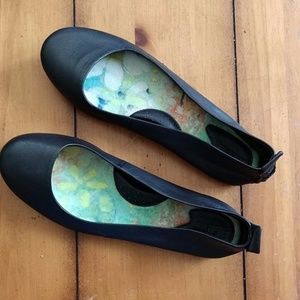 BORN Black Leather Ballet Flats